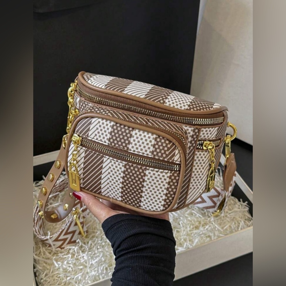 New Crossbody Chest Bag - Picture 10 of 10